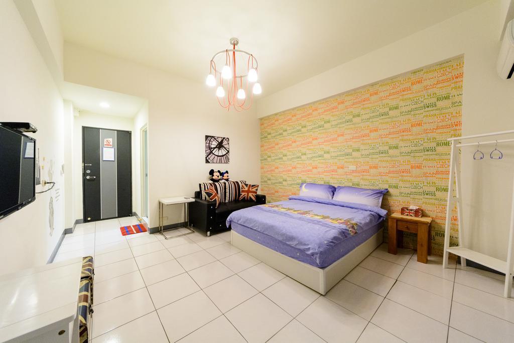 Play House Hotel Tainan Buitenkant foto