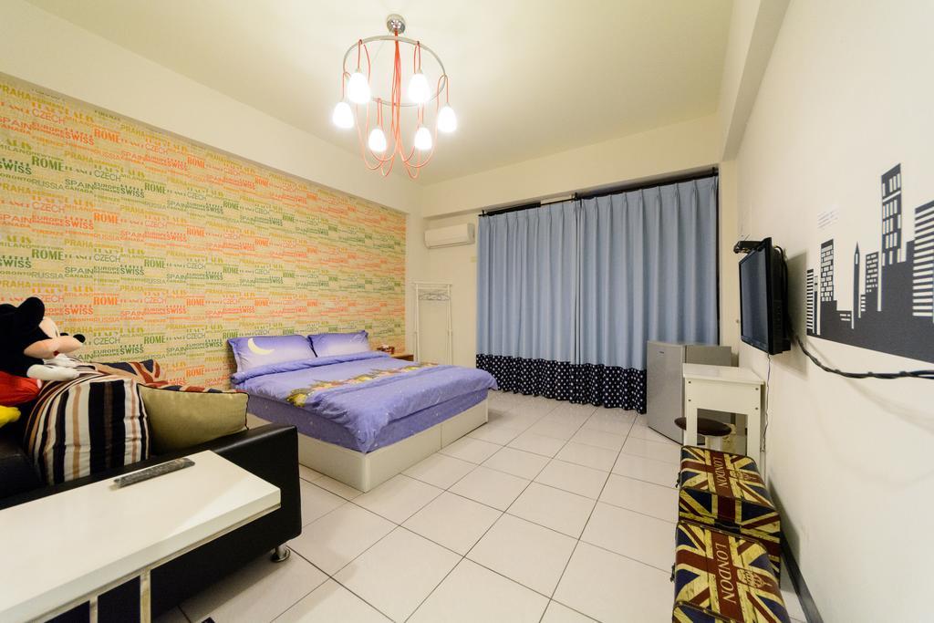 Play House Hotel Tainan Buitenkant foto