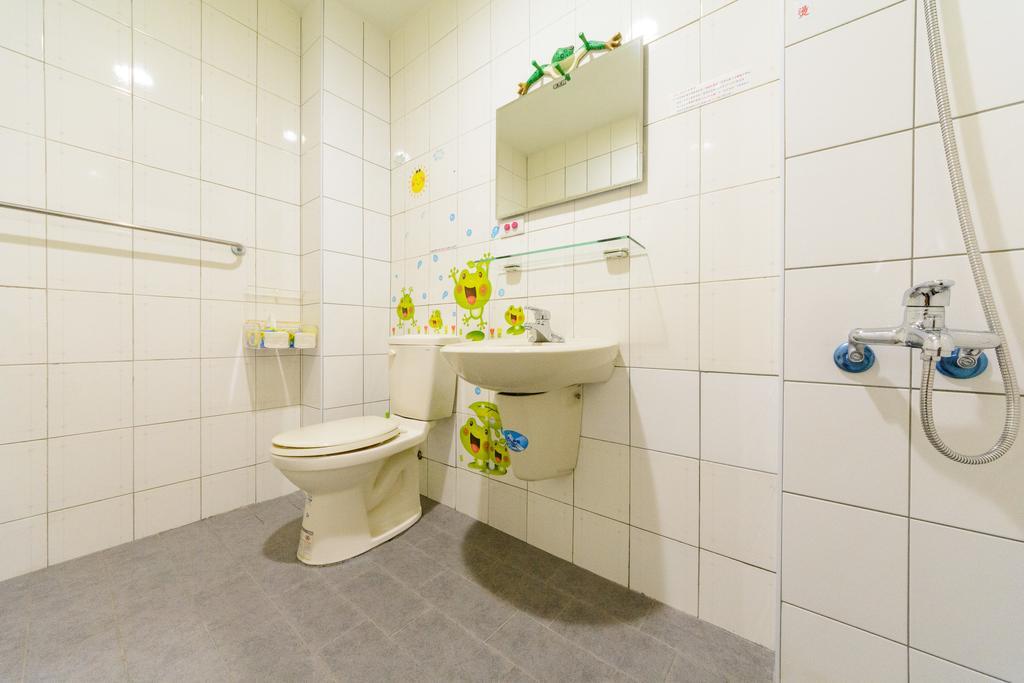 Play House Hotel Tainan Buitenkant foto