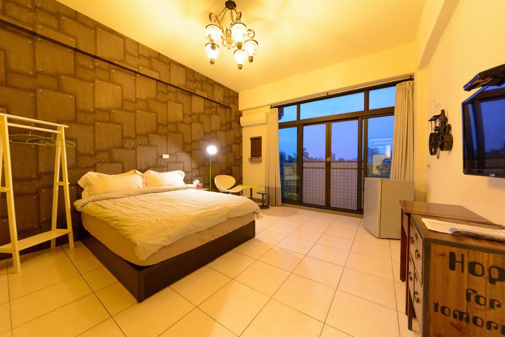 Play House Hotel Tainan Buitenkant foto