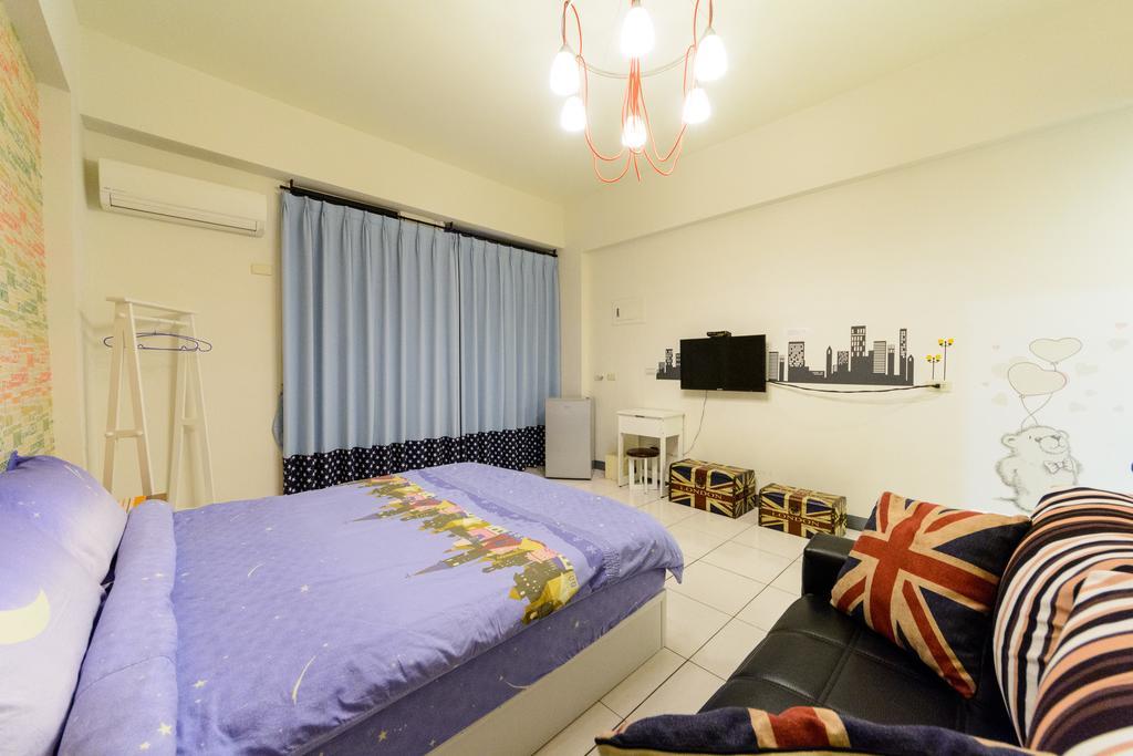 Play House Hotel Tainan Buitenkant foto
