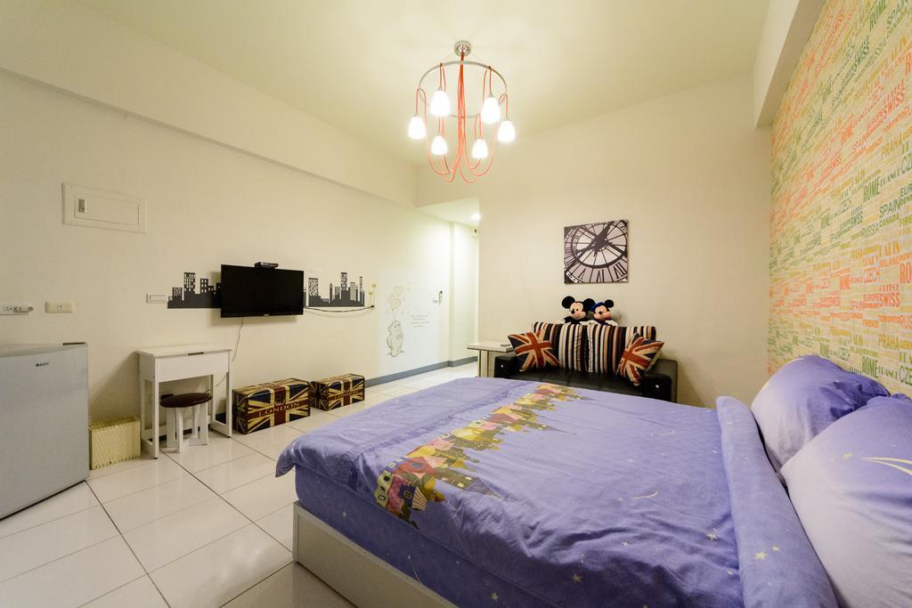 Play House Hotel Tainan Buitenkant foto