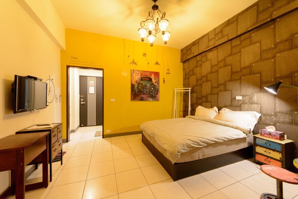 Play House Hotel Tainan Buitenkant foto